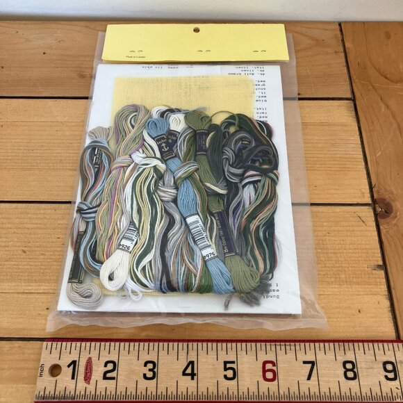 Timber Wolves Petit Point Embroidery Kit Louise Gregoire Originals 148 Vintage - Picture 3 of 3